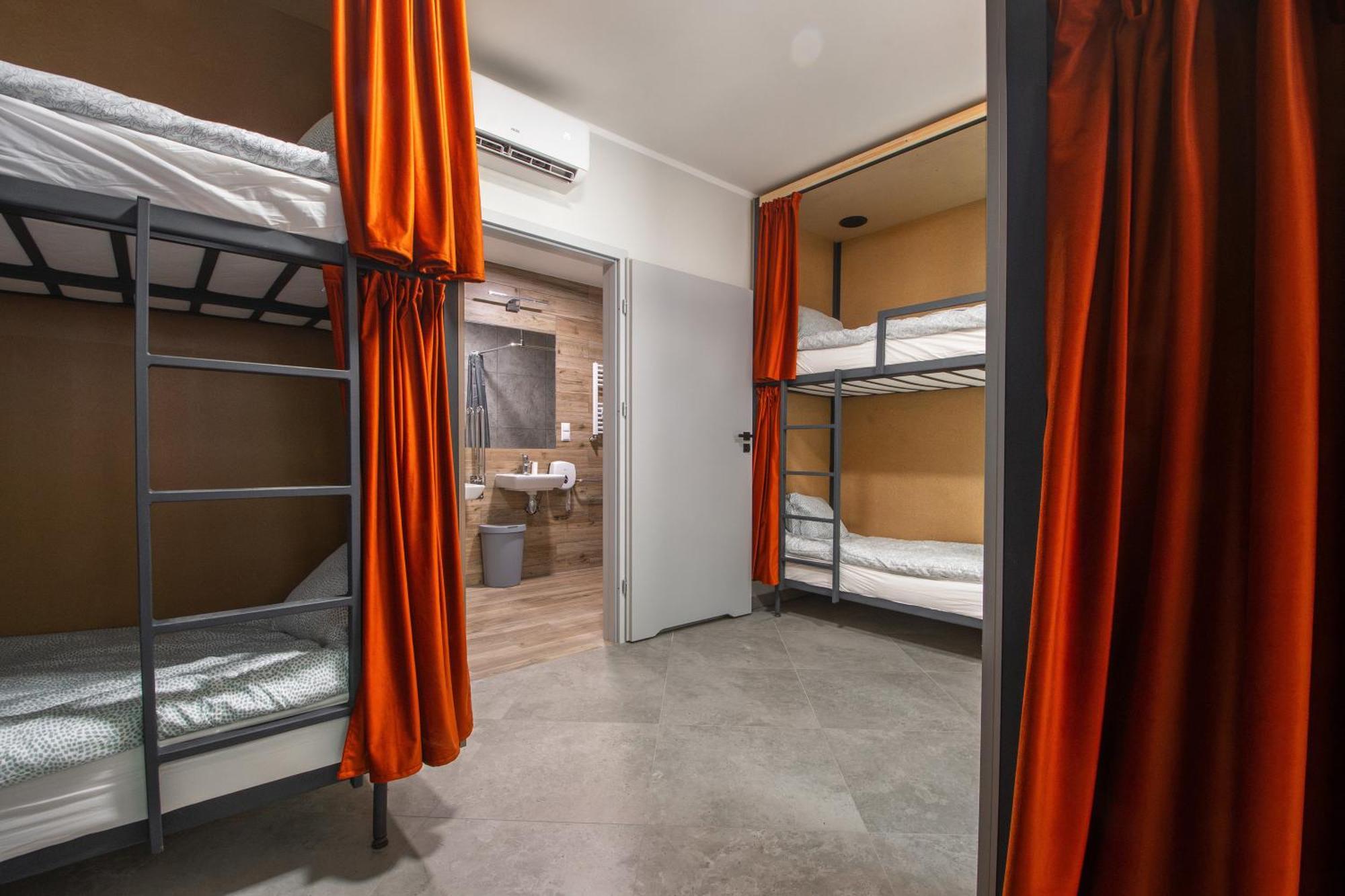 Happy Street Hostel Торунь Екстер'єр фото
