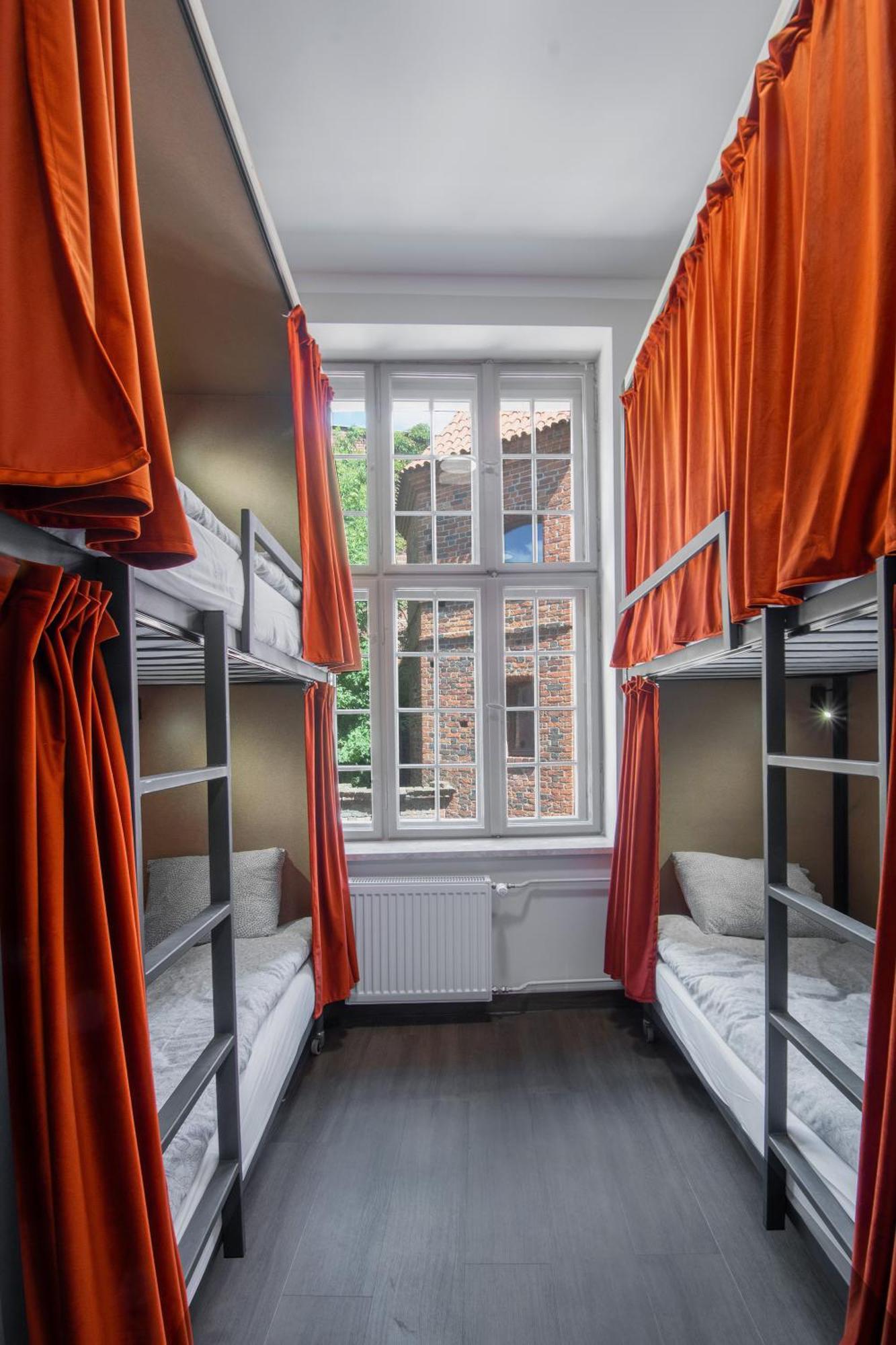 Happy Street Hostel Торунь Екстер'єр фото