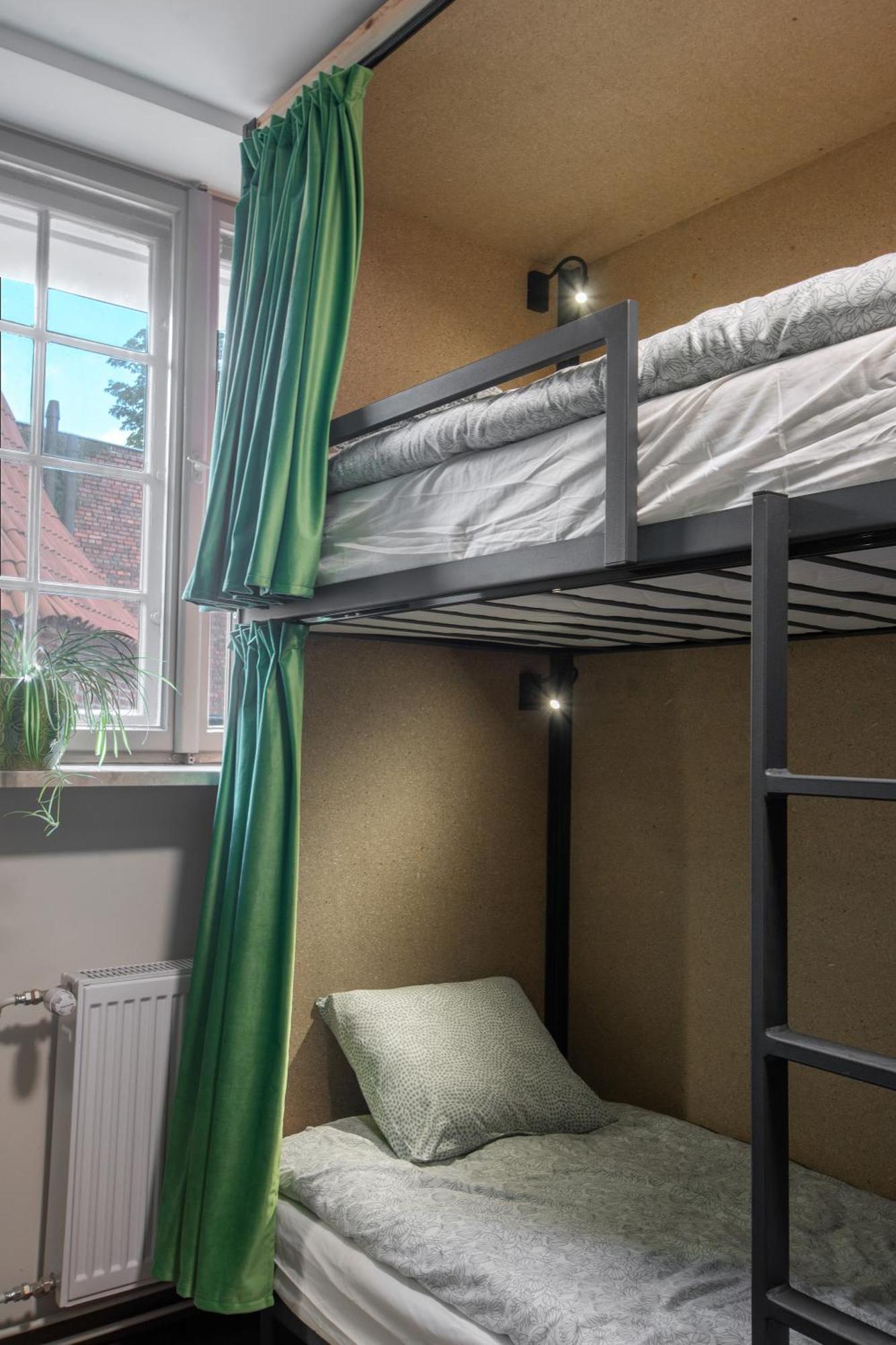 Happy Street Hostel Торунь Екстер'єр фото